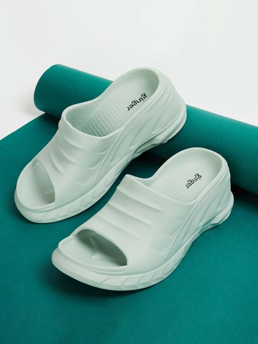 Ginger textured flip flops outlet