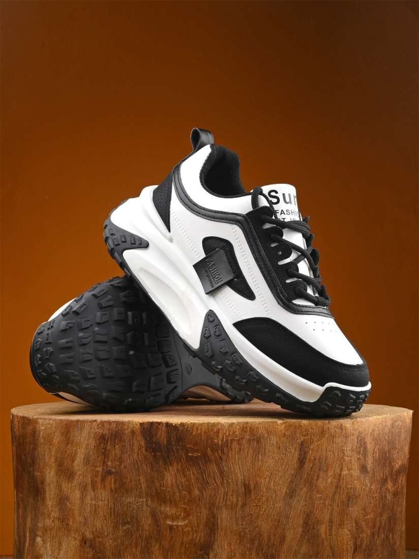 Roadster running shoes deals