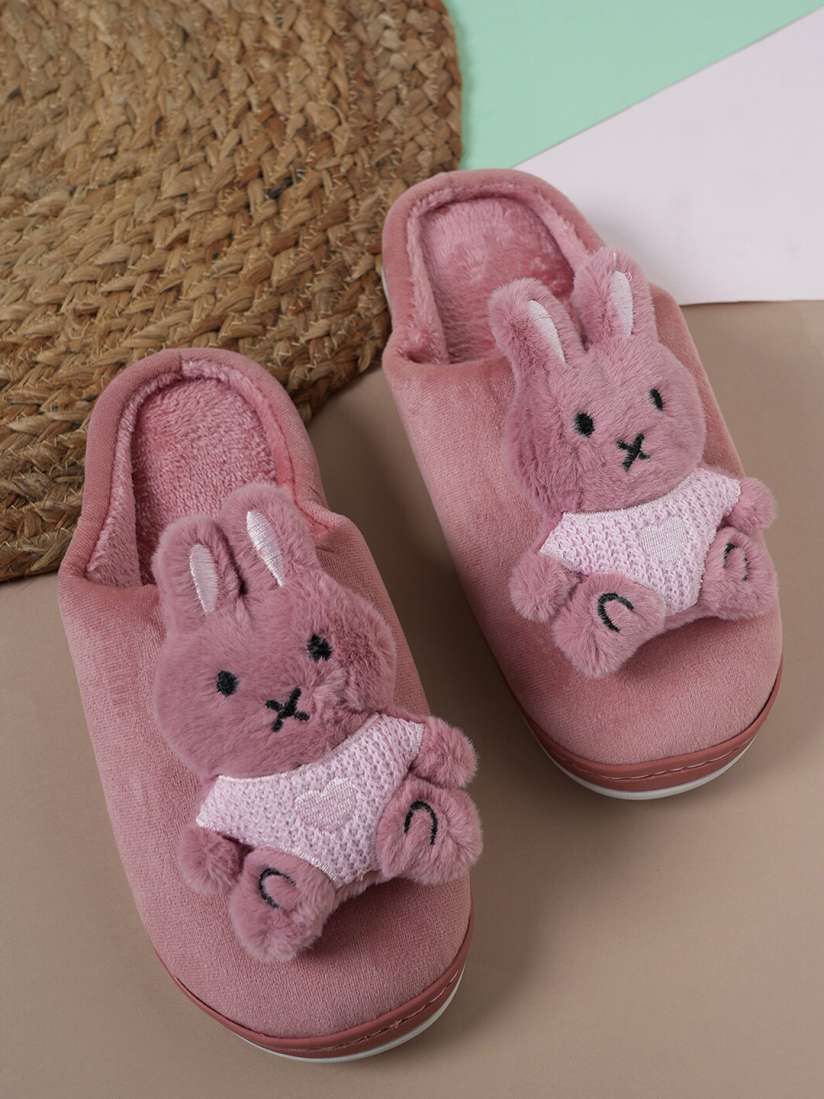 Fur slippers myntra sales