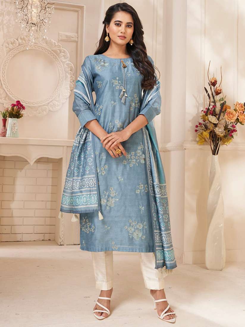 Kalyan silks dresses shop