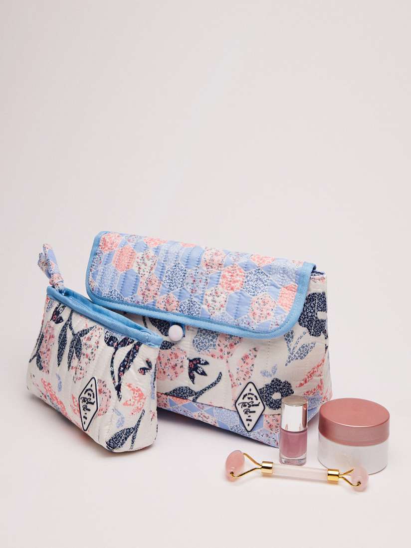 Makeup pouch myntra online