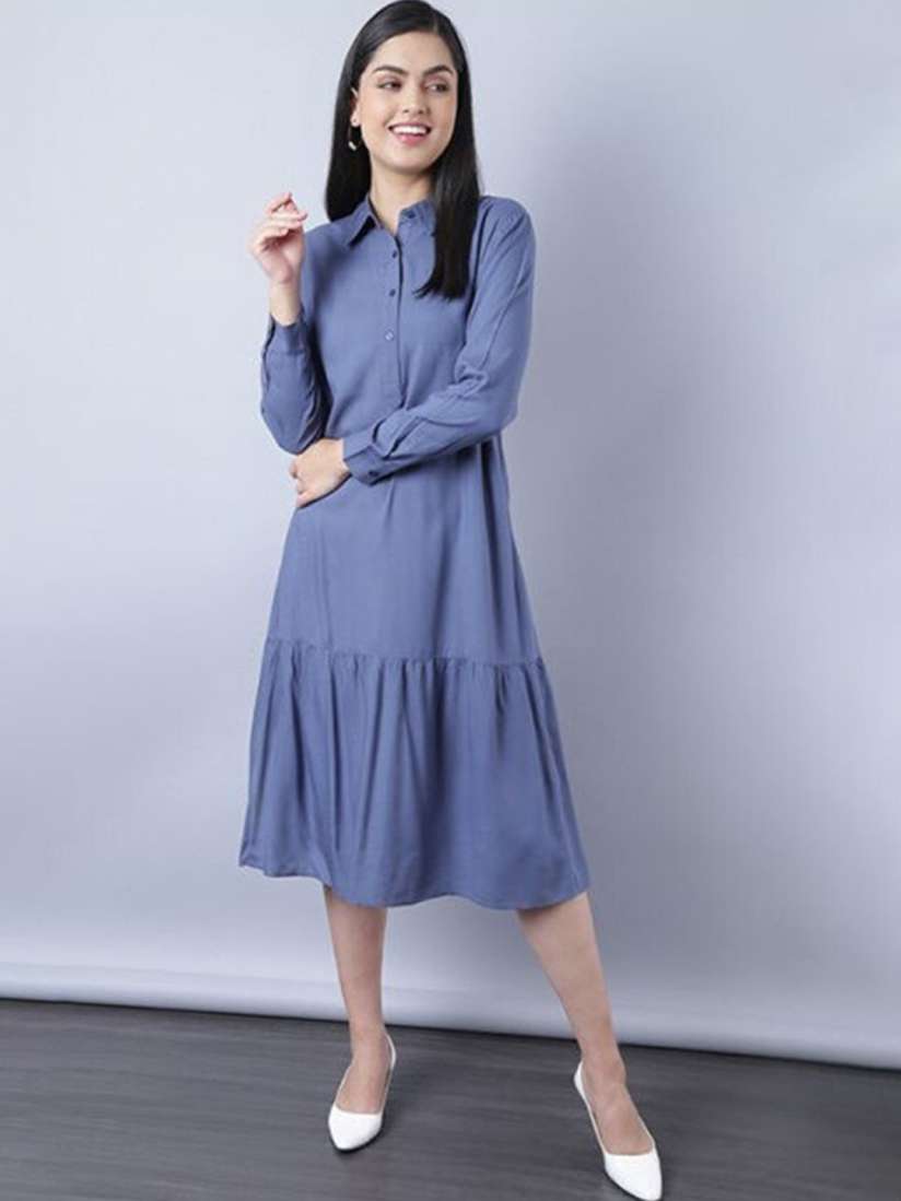 Dress with cuffed sleeves new arrivals