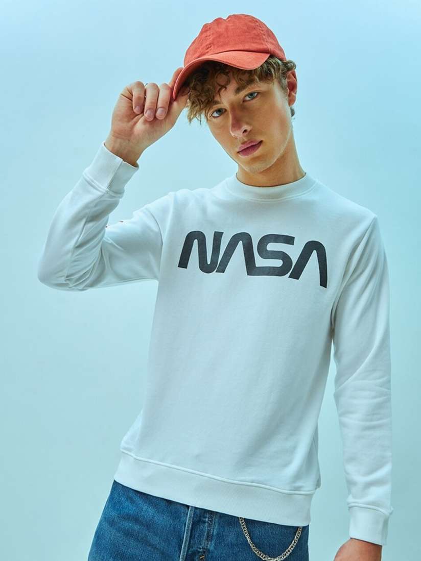 Buy Bewakoof Heavy Duty 1.0 Men Nasa Badge Graphic Printed Sweatshirt Sweatshirts for Men 26533594 Myntra