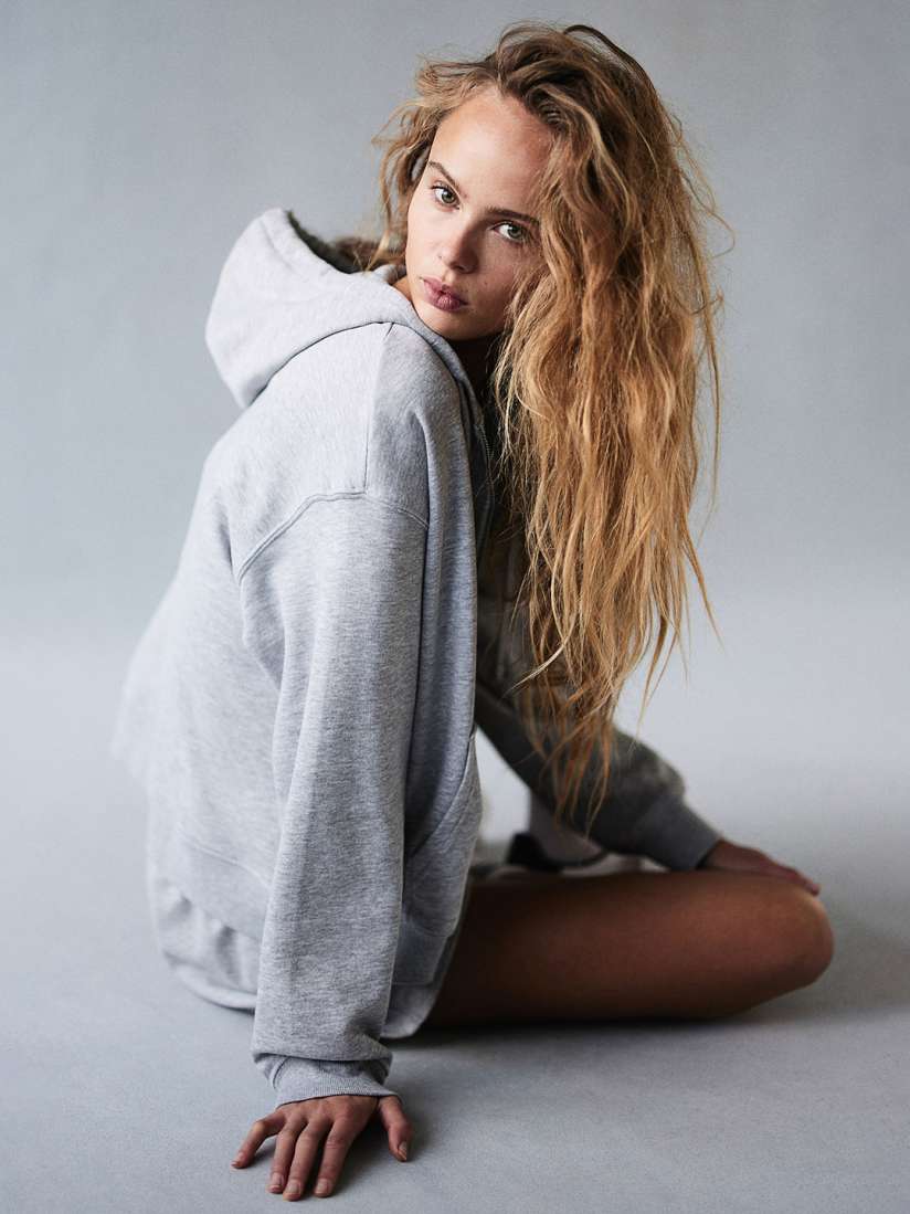 Model hoodie h&m store