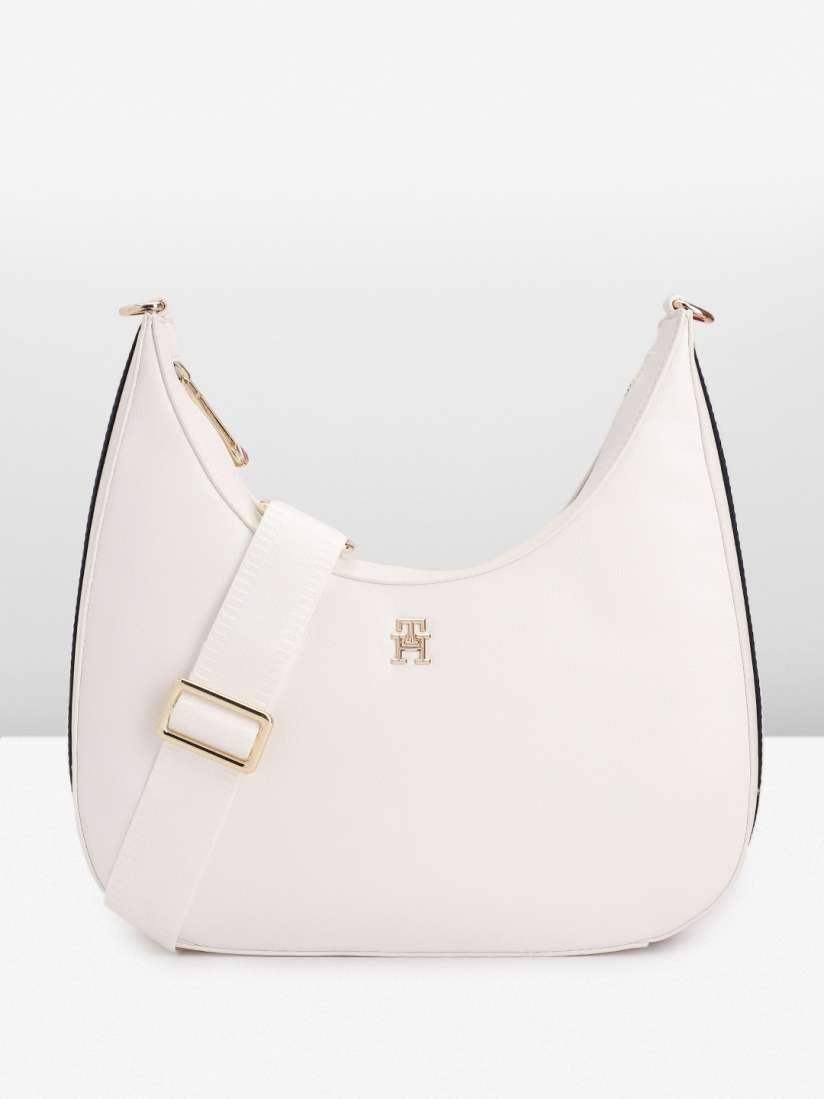 Tommy hilfiger bags myntra on sale