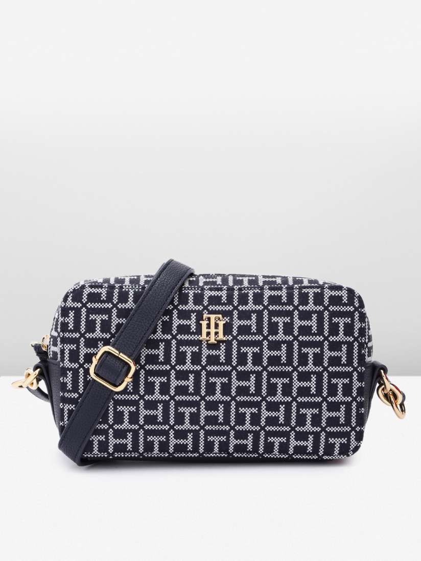 Tommy hilfiger bags myntra new arrivals