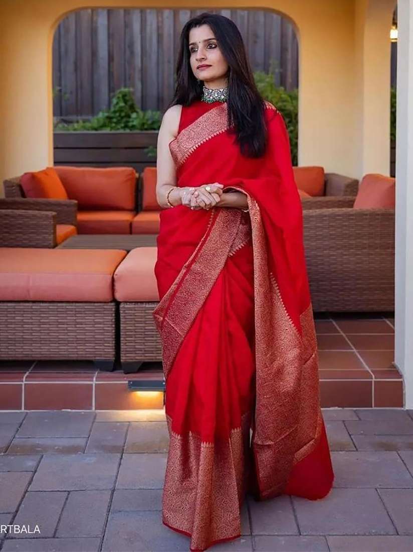 Myntra red saree clearance