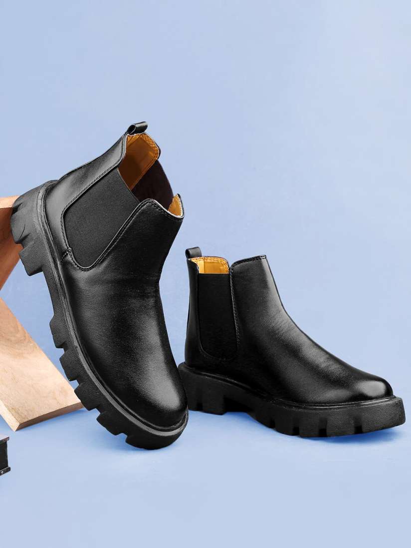 Chelsea boots myntra sales