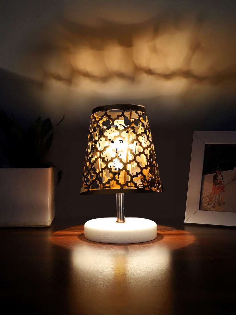Myntra table lamp discount