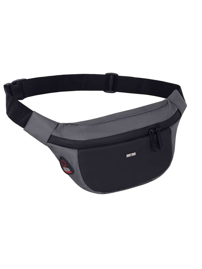 Fanny pack myntra clearance
