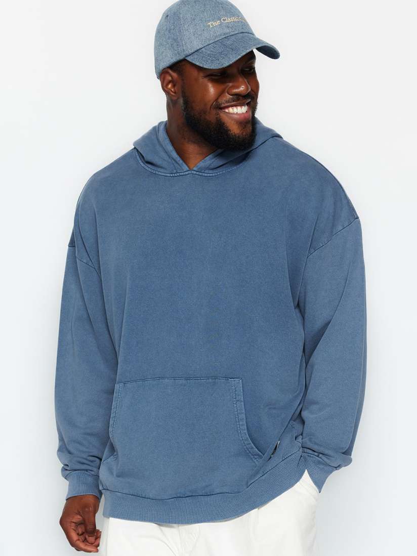 Kangaroo pocket sweatshirt hotsell