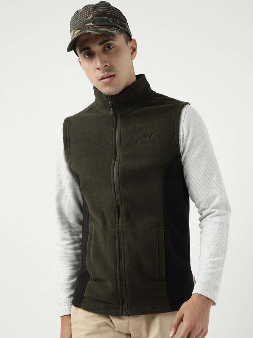 Wildcraft sleeveless jackets discount