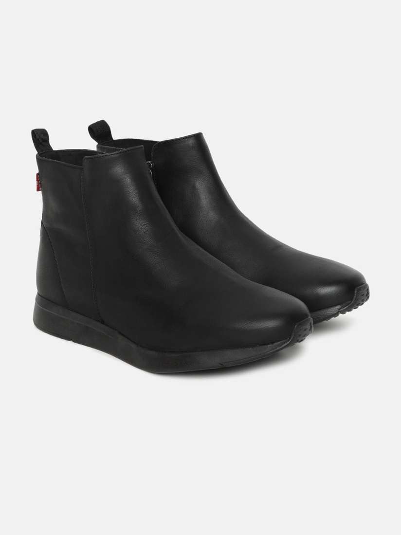 Levis leather boots 2025