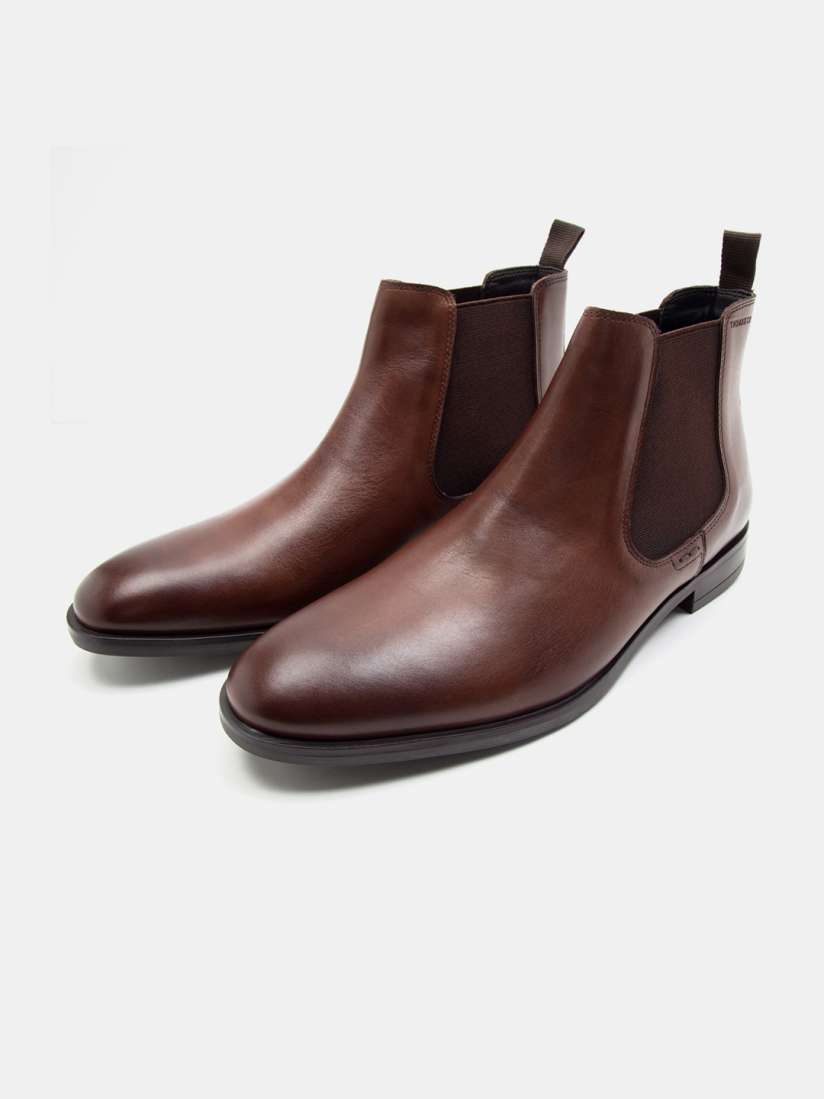 Myntra chelsea boots new arrivals