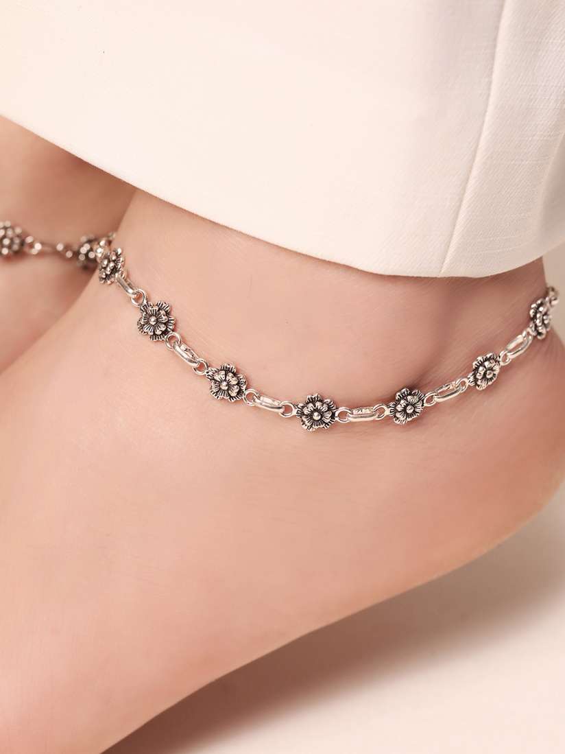 Myntra anklets store