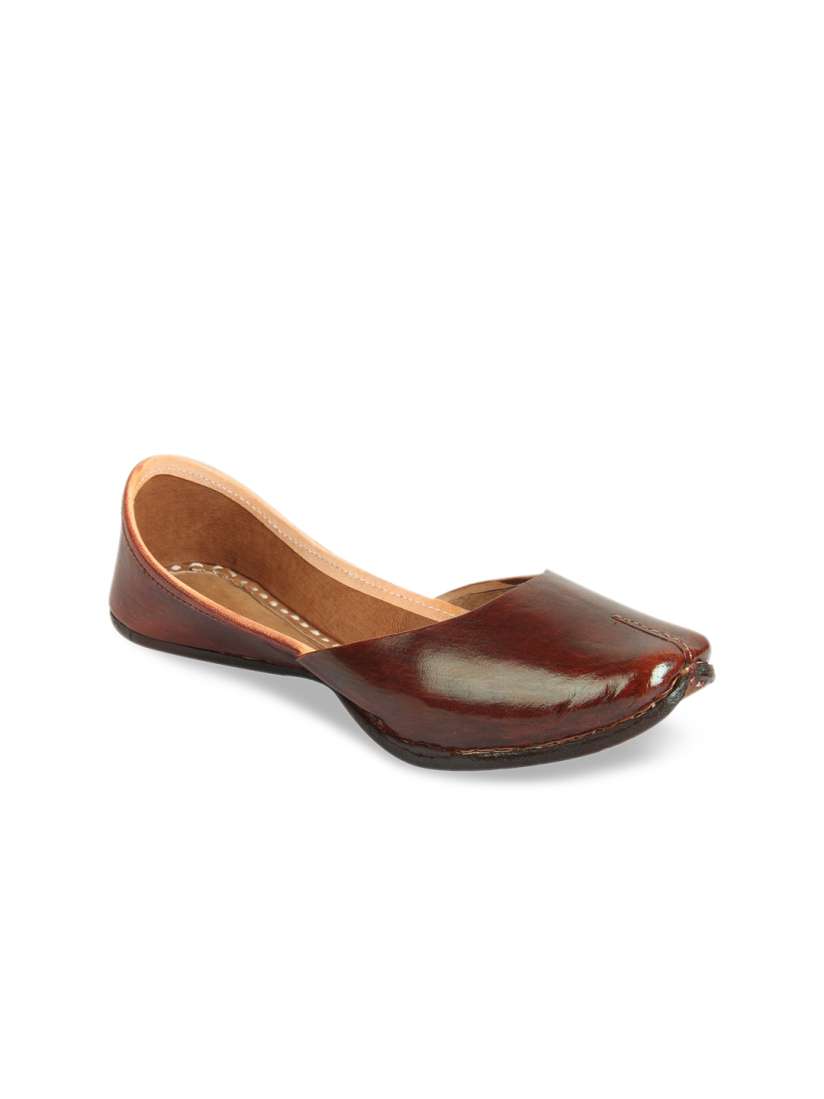 Buy Ta Chic Textured Leather Mojaris Flats for Women 27287848 Myntra