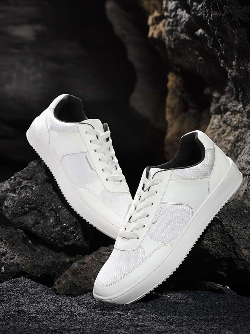 Roadster sneakers myntra hot sale
