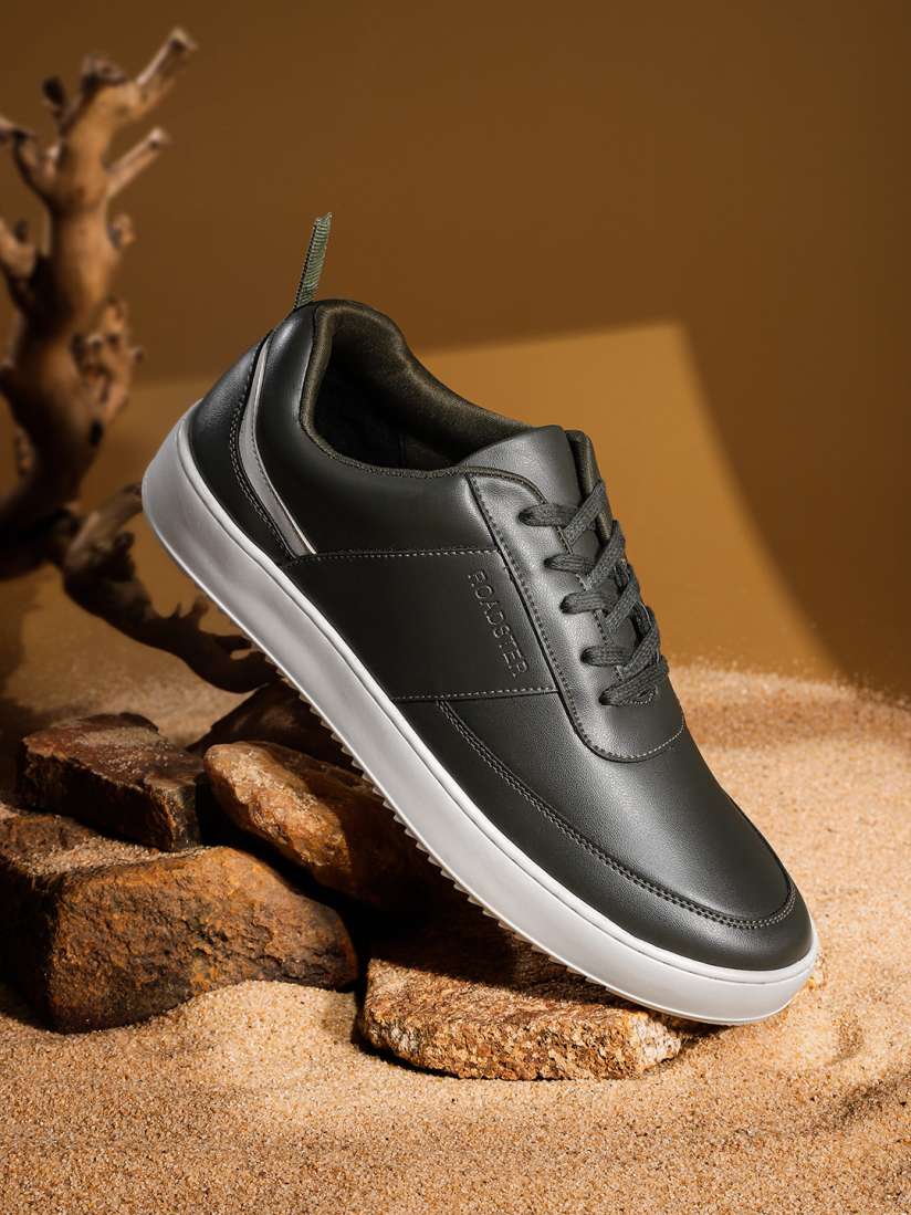 Roadster shoes official website store