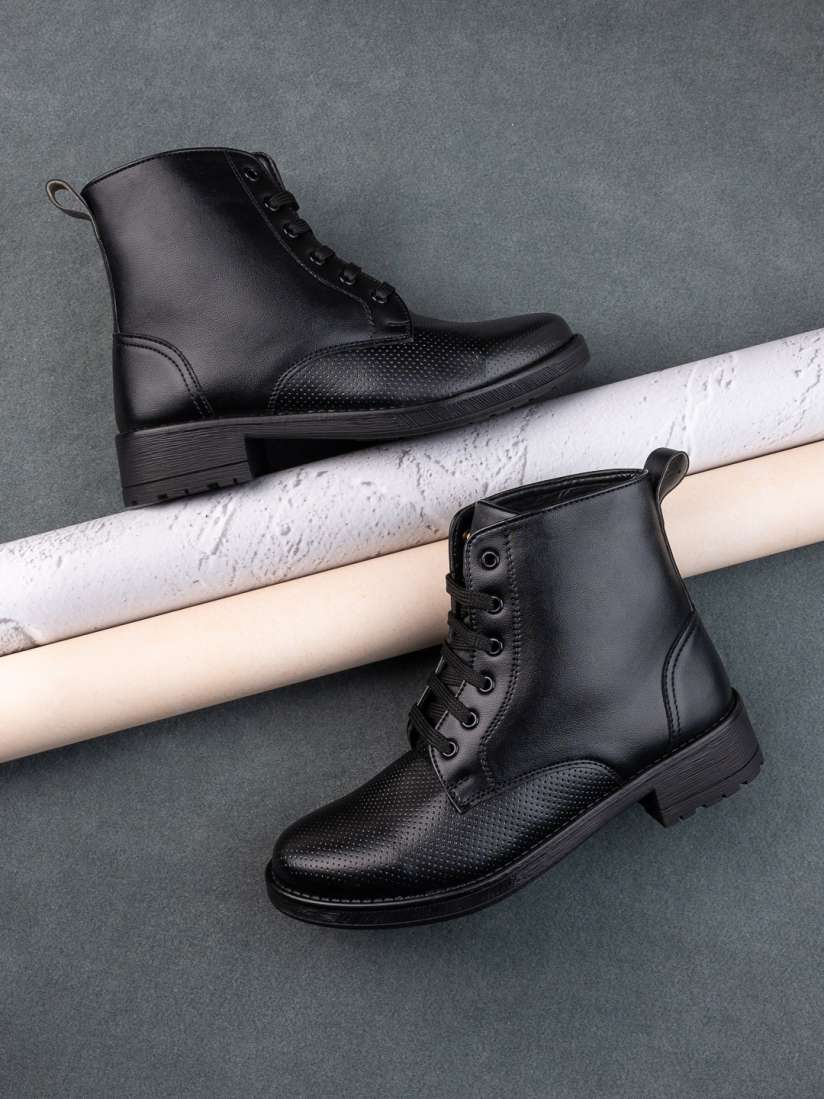 Boots myntra sale