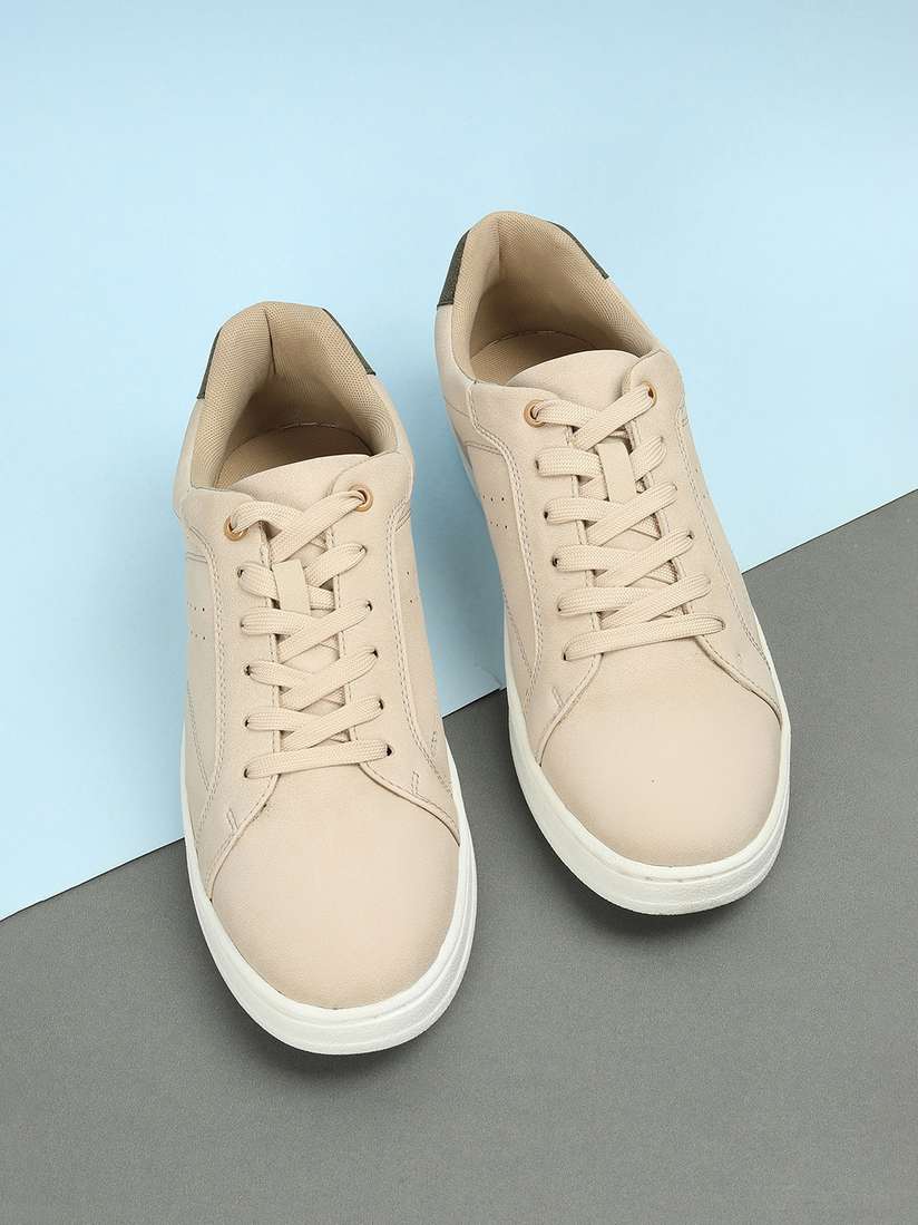 max casual shoes