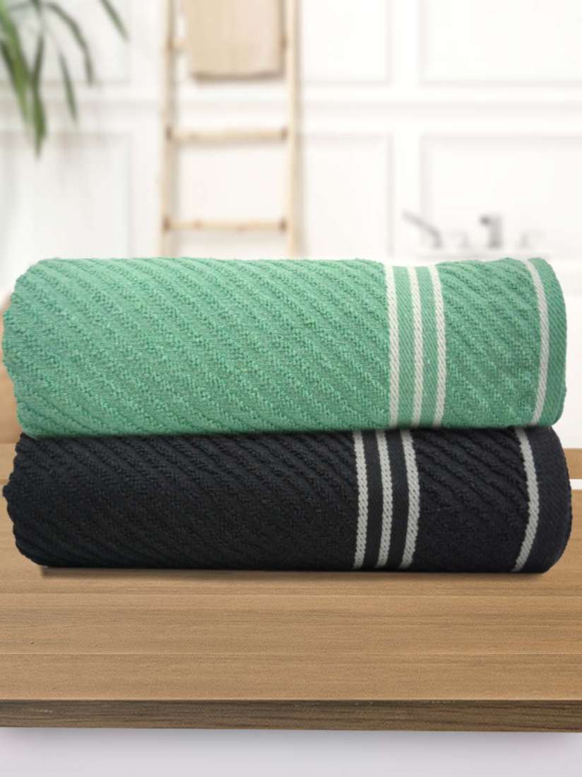 Green and black towels 2025