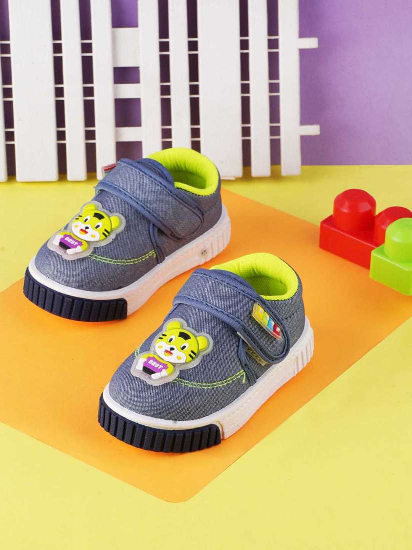 Myntra kids shoes sales
