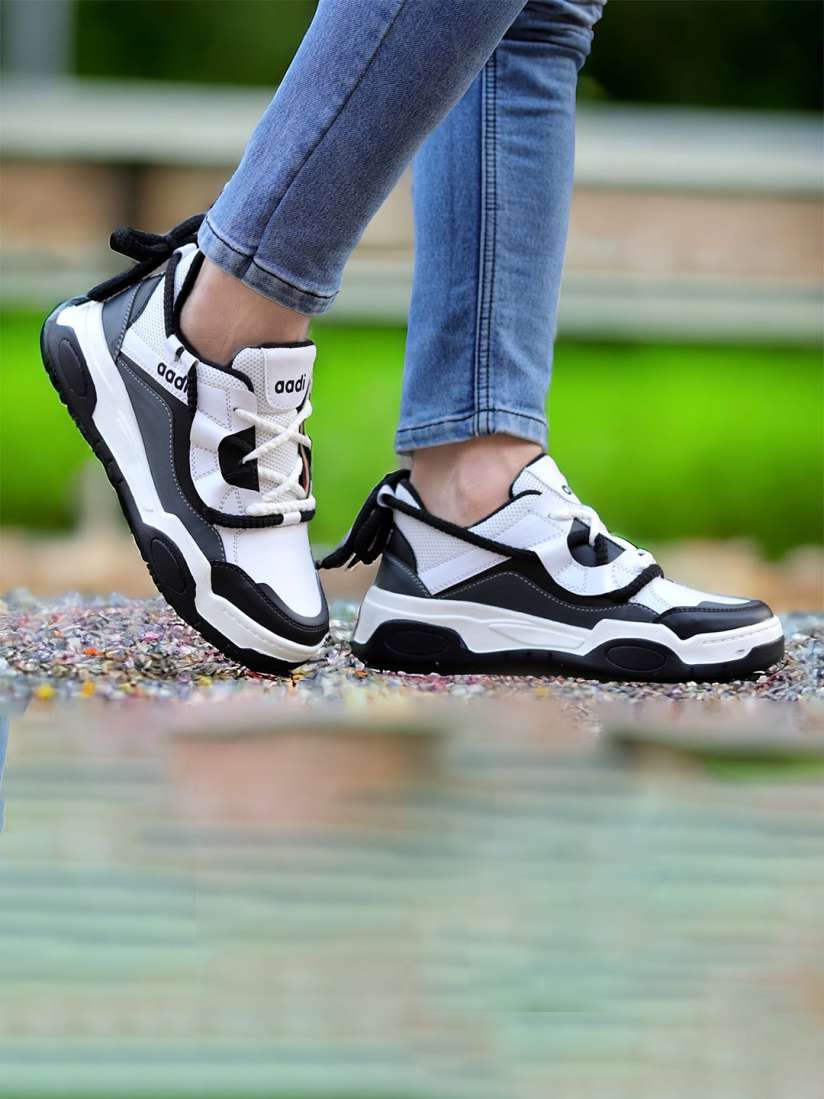 Lightweight sneakers mens hot sale