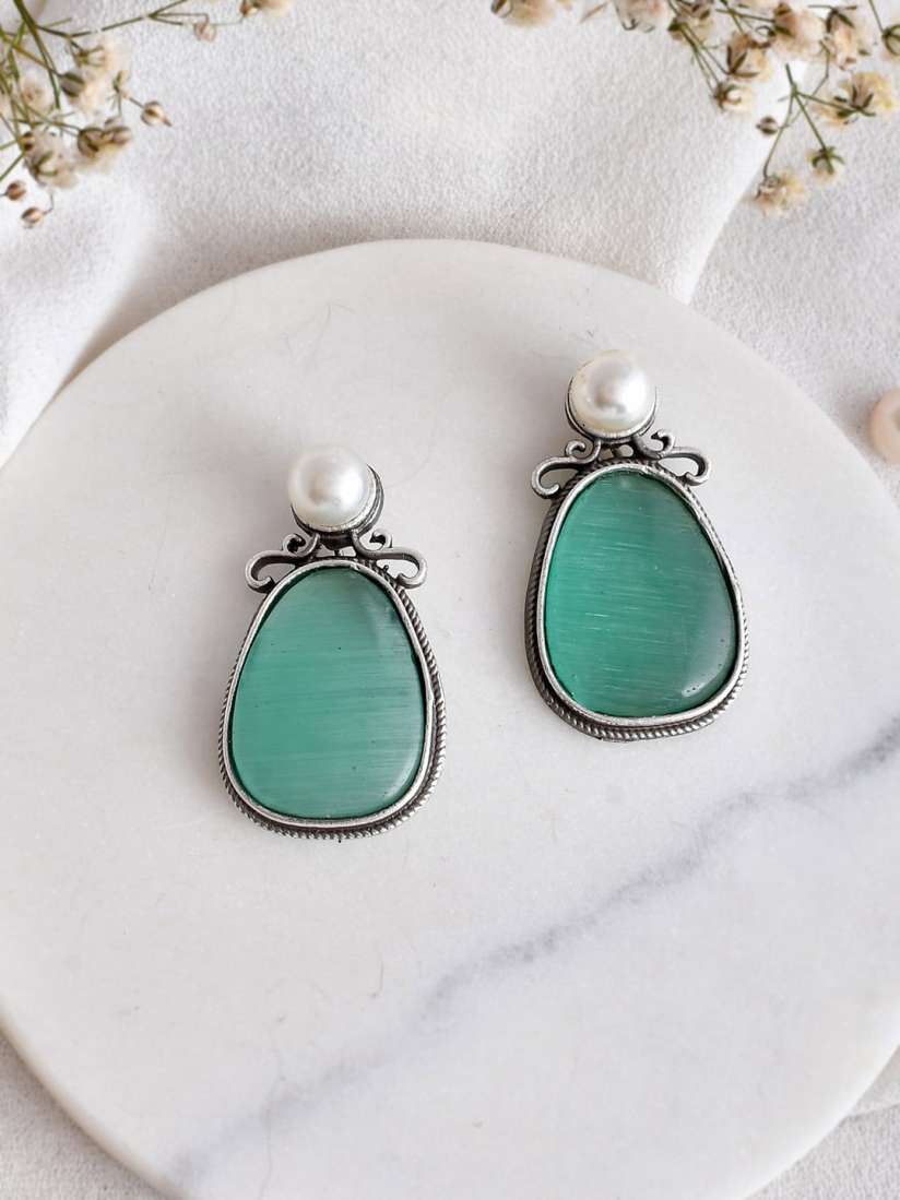 Myntra stud earrings hotsell