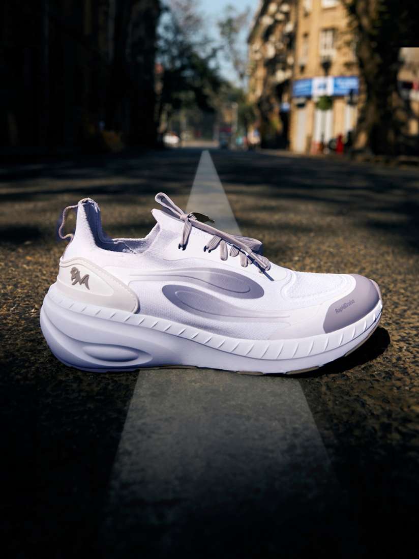 Lightweight mesh sneakers on sale