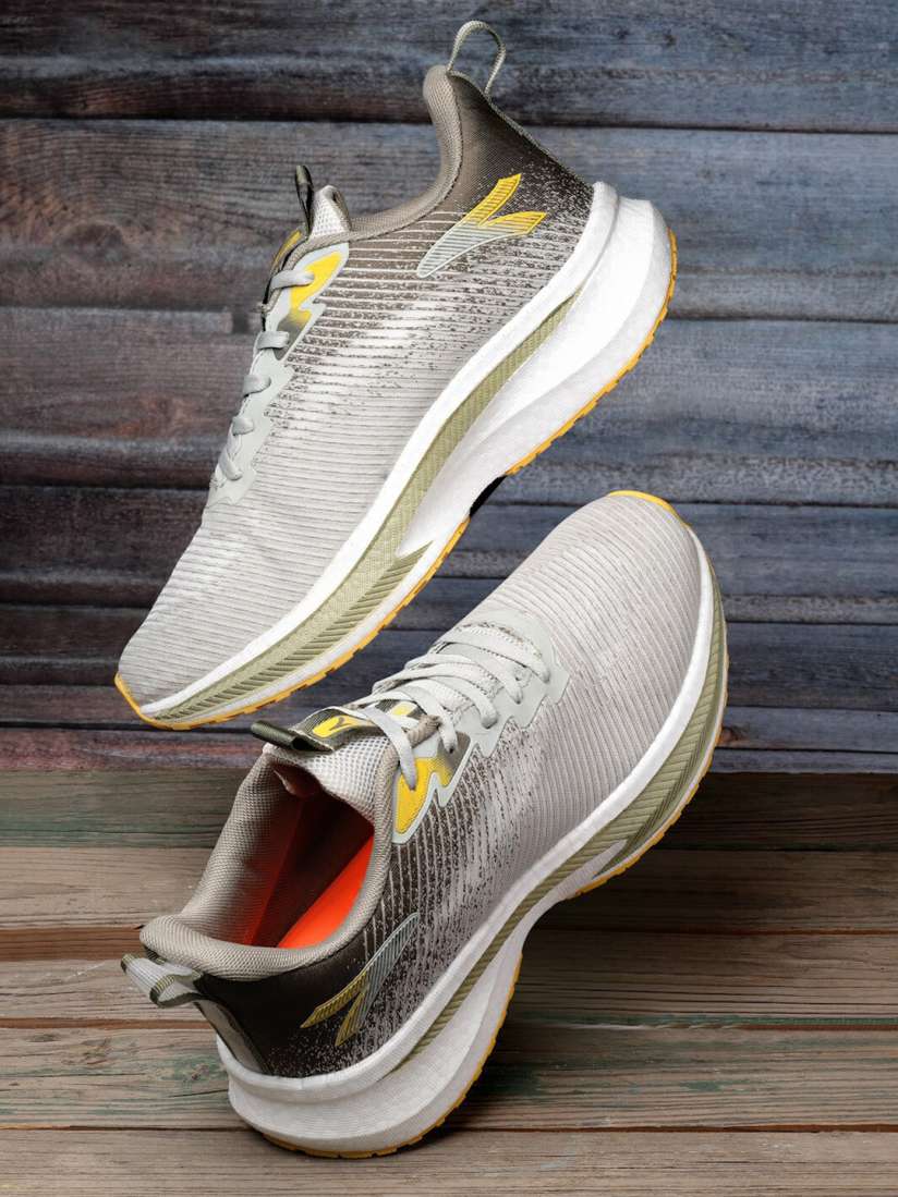 Men's mesh sports shoes store