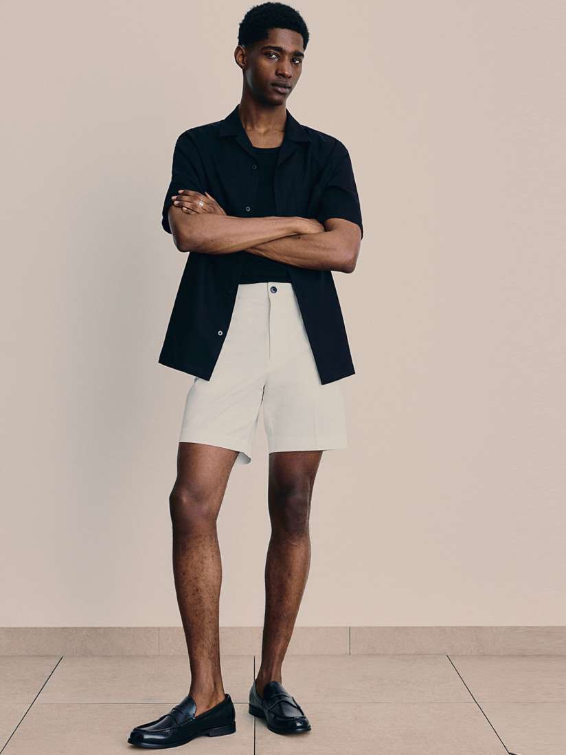Buy H M Men Regular Fit Chino Shorts Shorts for Men 28566850 Myntra