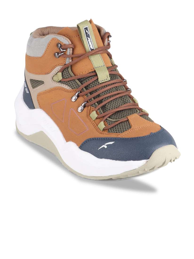 Red chief trekking and hiking shoes shop