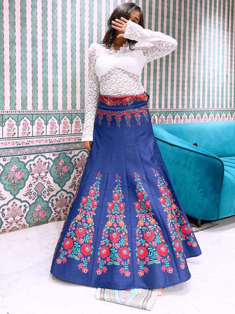 Flared skirts online myntra deals