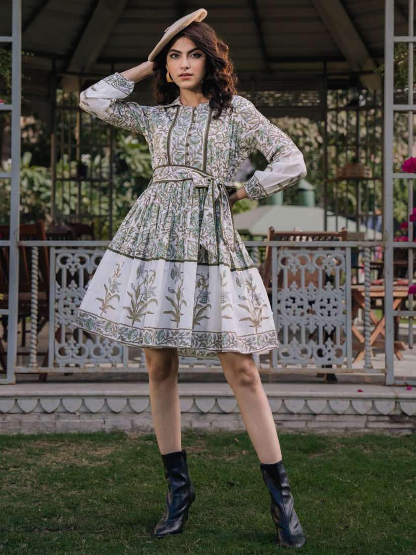 Short dress with bell sleeves top