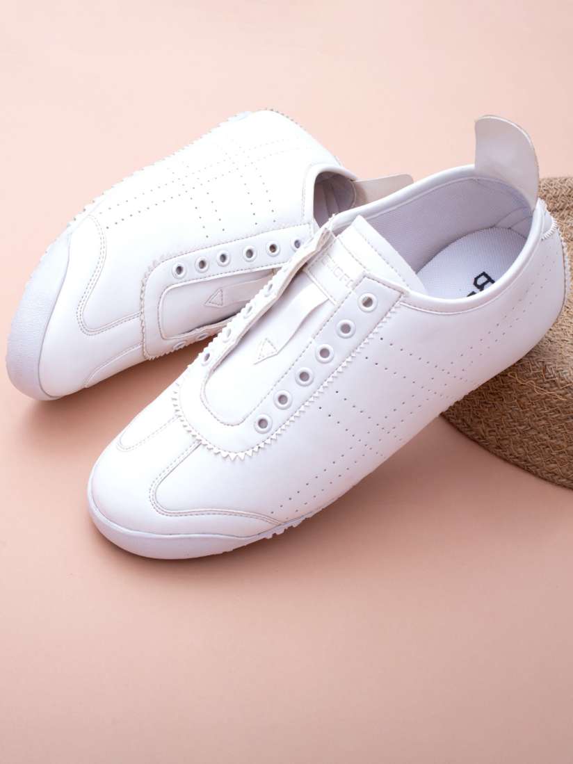Buy Big Fox Men Round Toe Lightweight Sneakers Casual Shoes for Men 28742312 Myntra