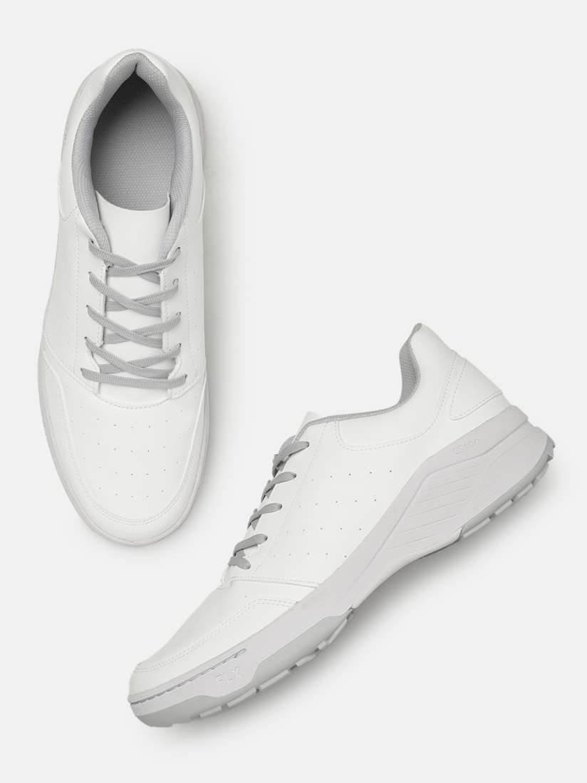 Decathlon cricket shoes clearance