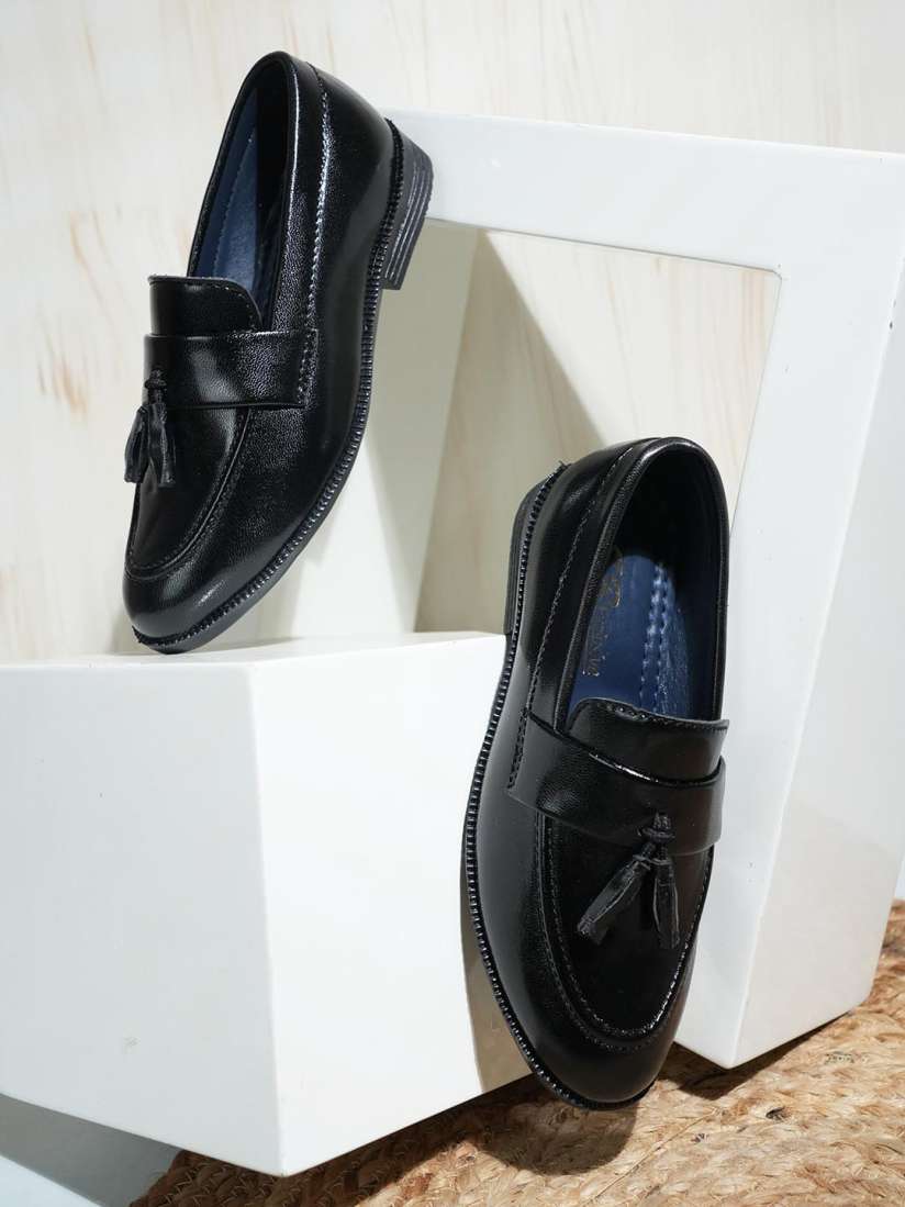 Buy Style Shoes Boys Textured Comfort Insole Tassel Loafers Casual Shoes for Boys 28770438 Myntra