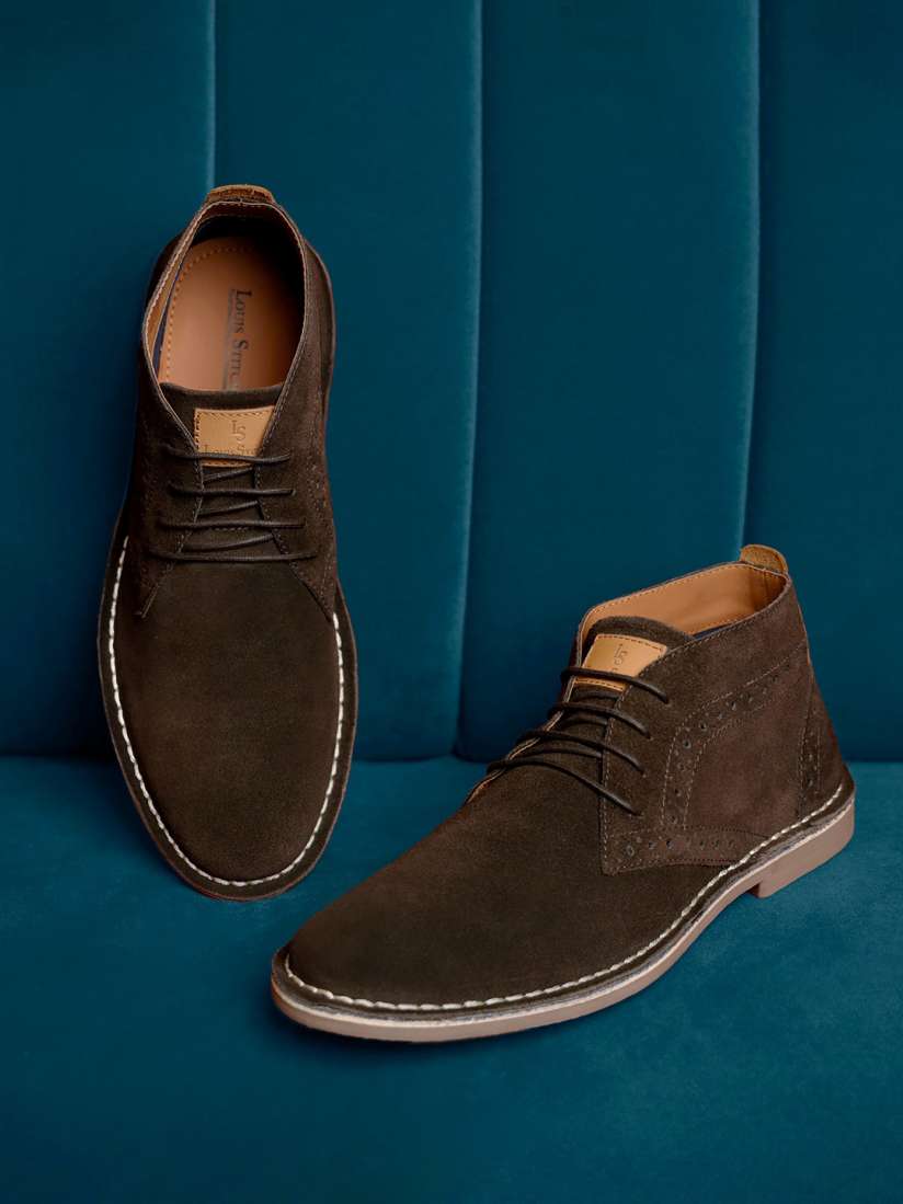 Round toe desert boots hotsell