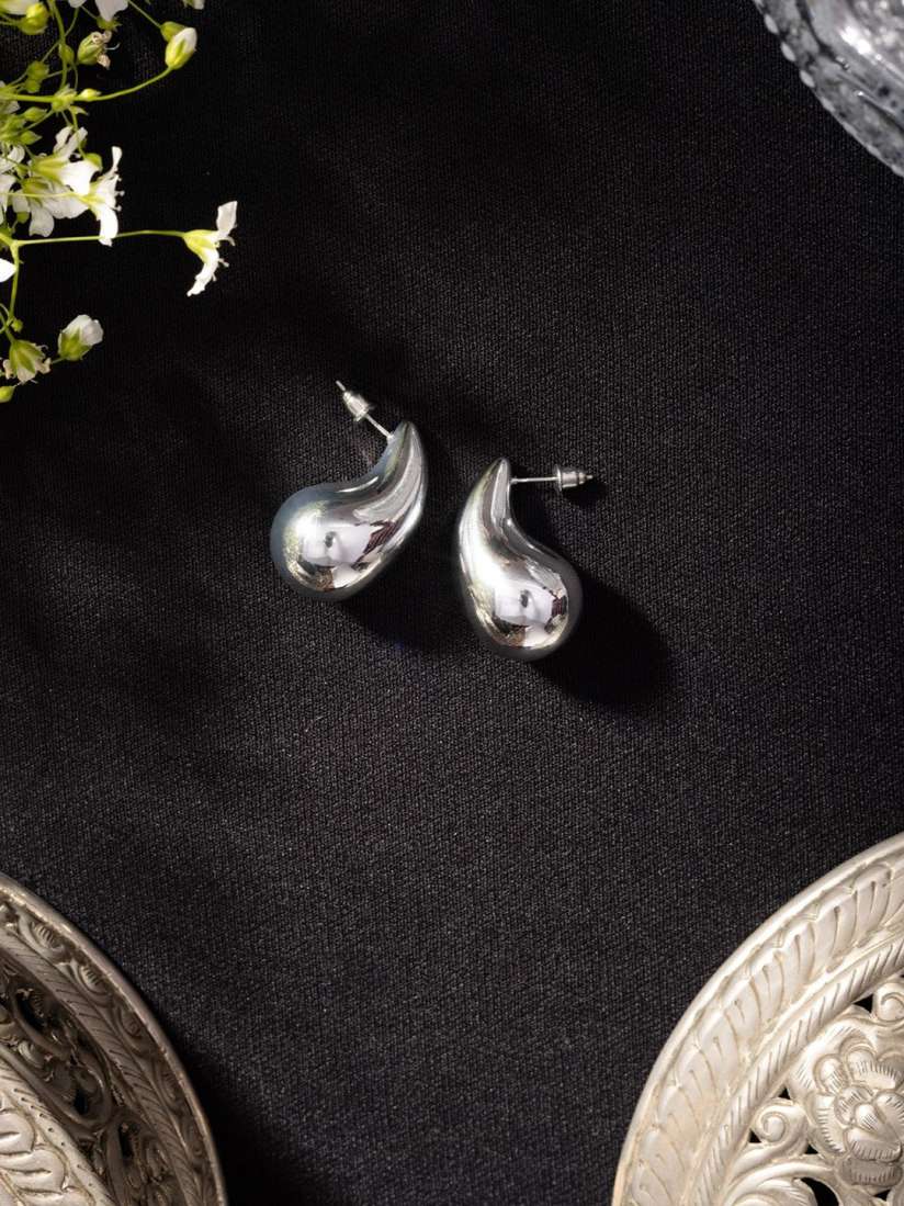 Myntra silver earrings sale