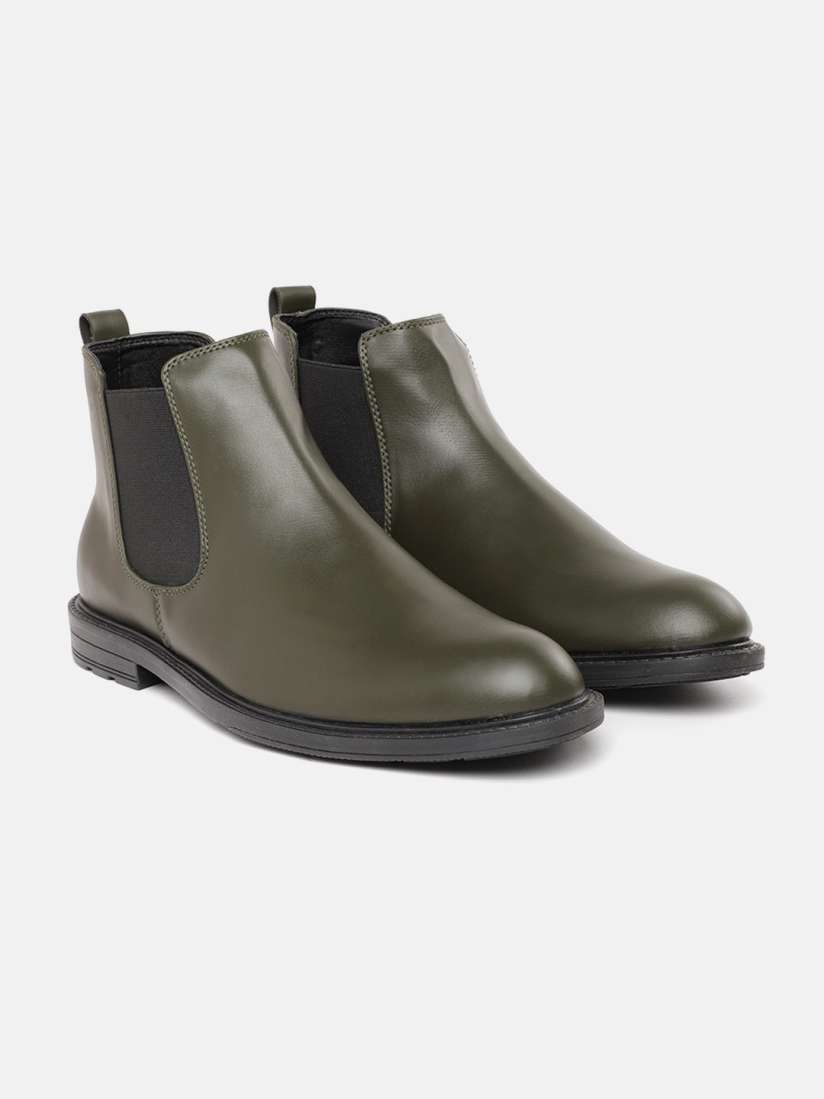 Myntra chelsea boots new arrivals