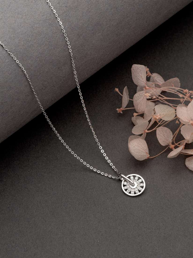 Myntra pendant deals