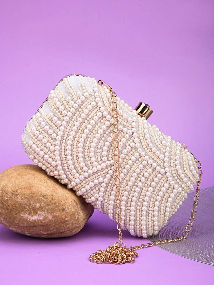 Clutches on myntra discount