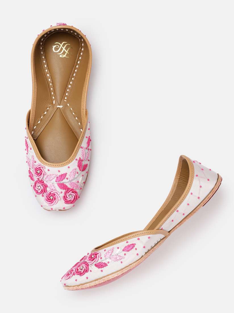 Myntra mojaris sale