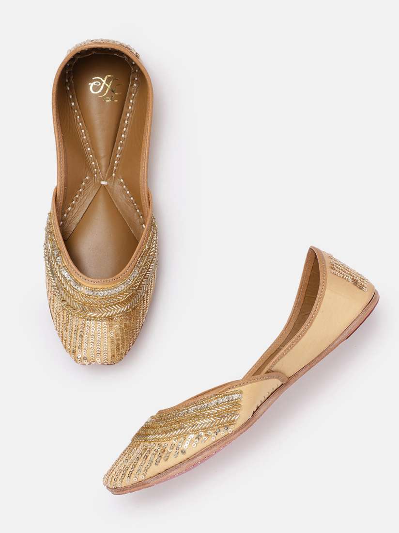 Myntra mojaris shop