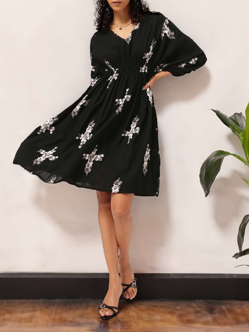 Feminine floral dresses discount