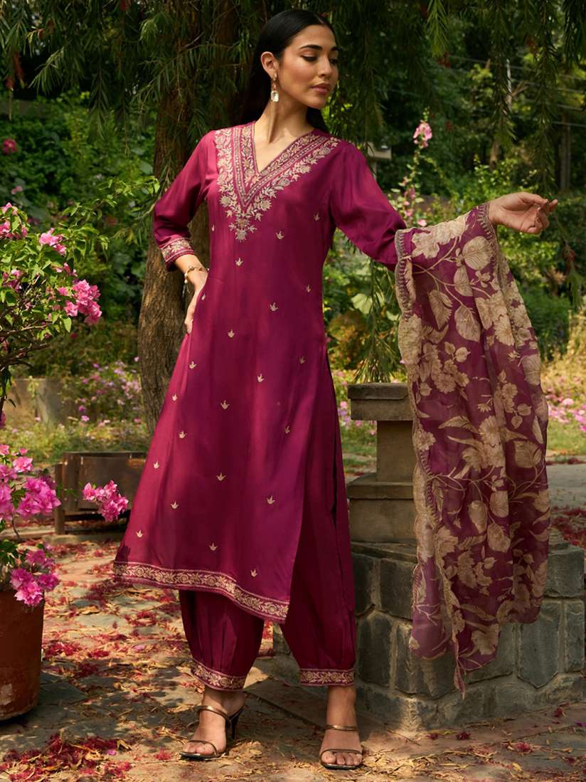Buy Indo Era Ethnic Motifs Embroidered V Neck Thread Work Straight Kurta with Salwar Dupatta Kurta Sets for Women 29253634 Myntra