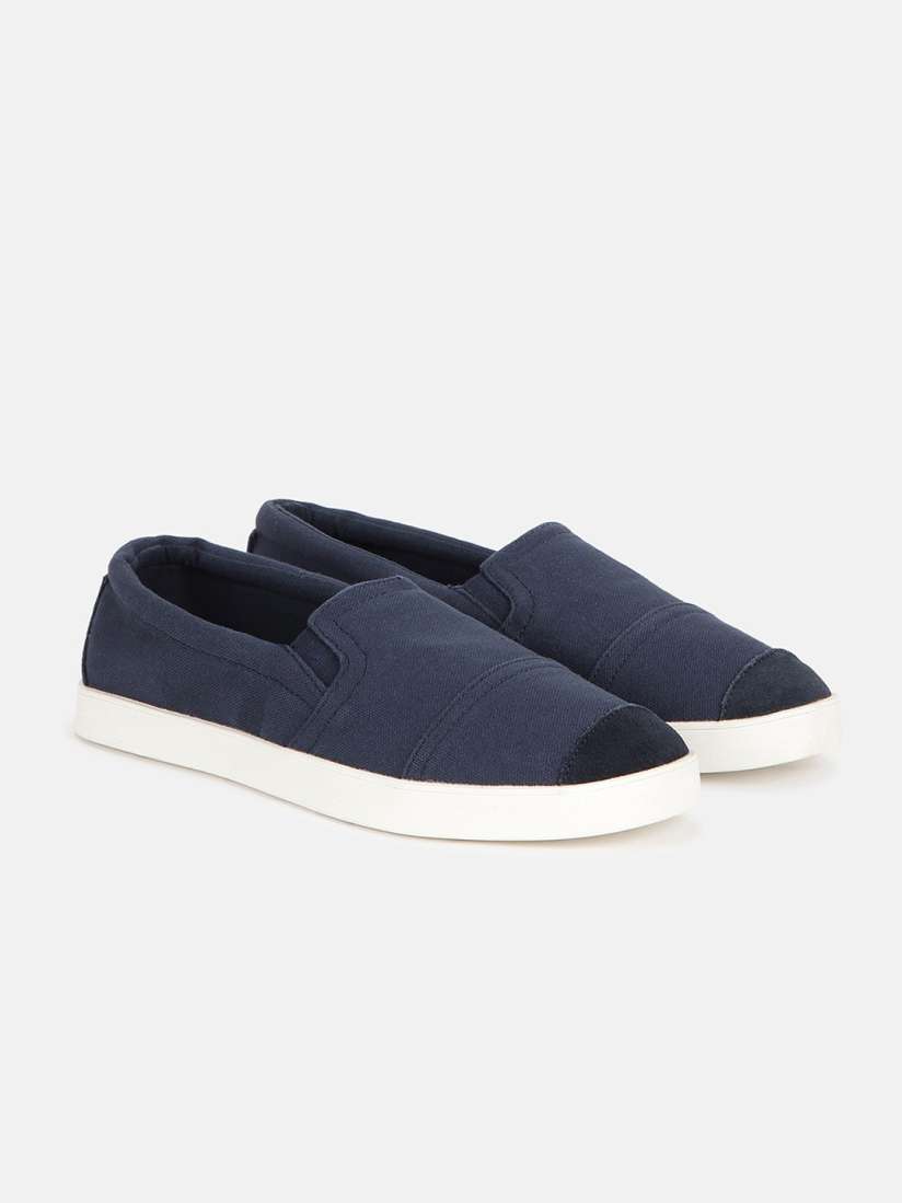 Buy United Colors of Benetton Men Textured Round Toe Canvas Sneakers Casual Shoes for Men 29257990 Myntra
