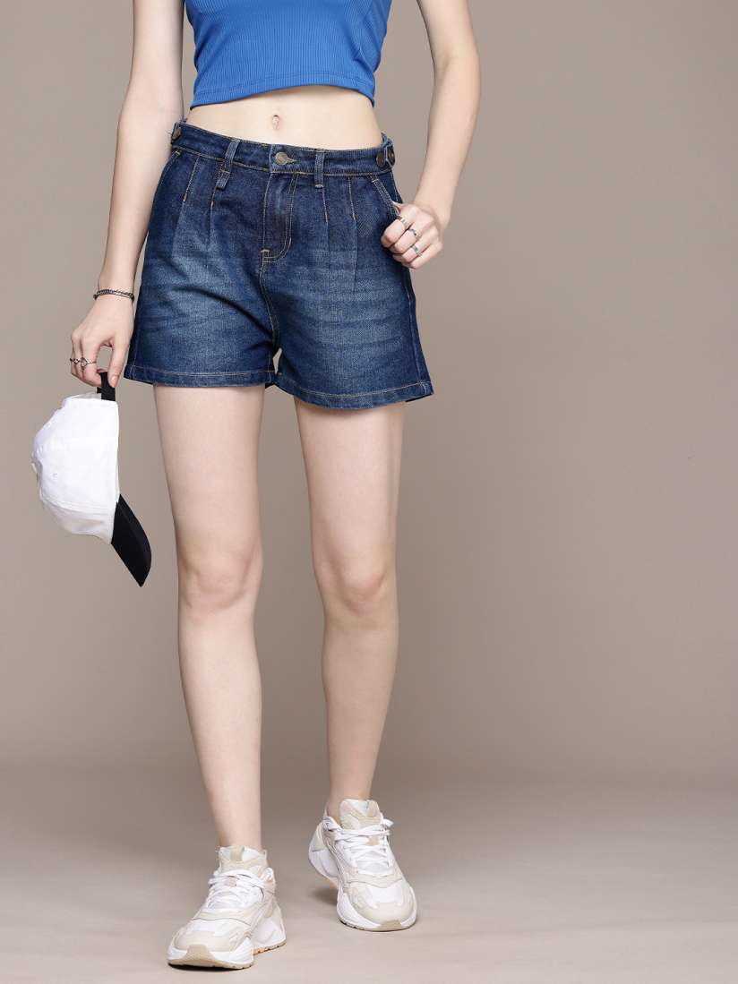 Pleated denim shorts online
