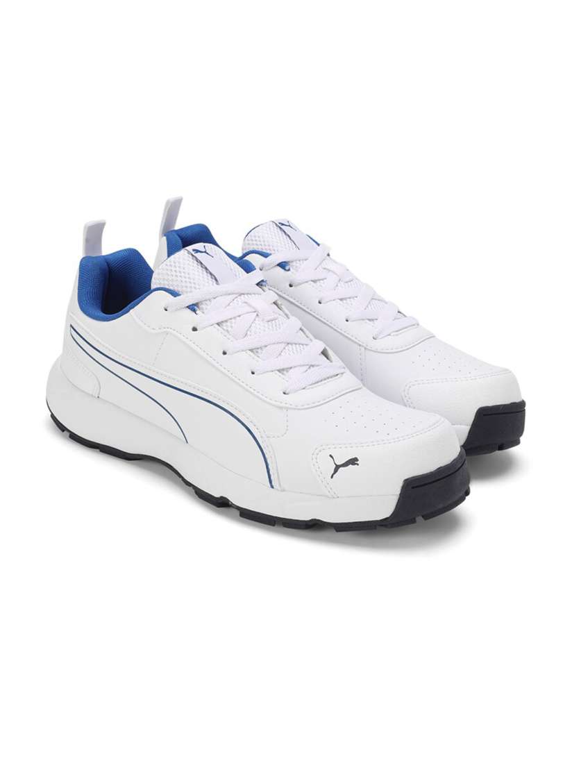 Puma sports shoes cricket on sale