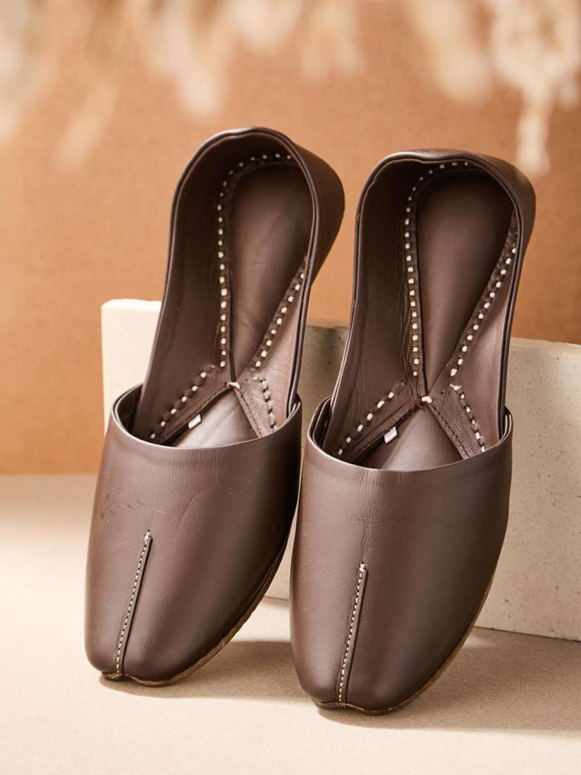 Leather mojaris online